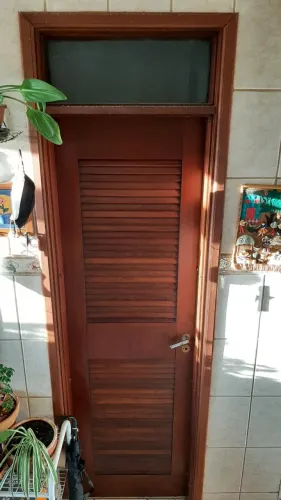 PORTA PARA BANHEIRO COM PORTAL E FECHADURA
