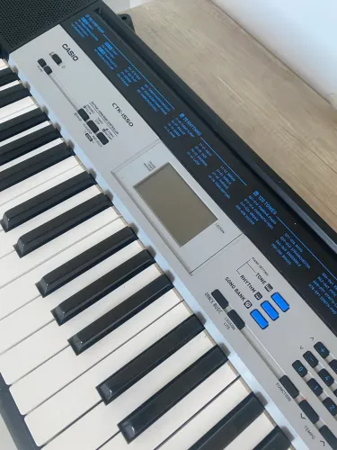 Teclado Musical - CASSIO CTK 1550