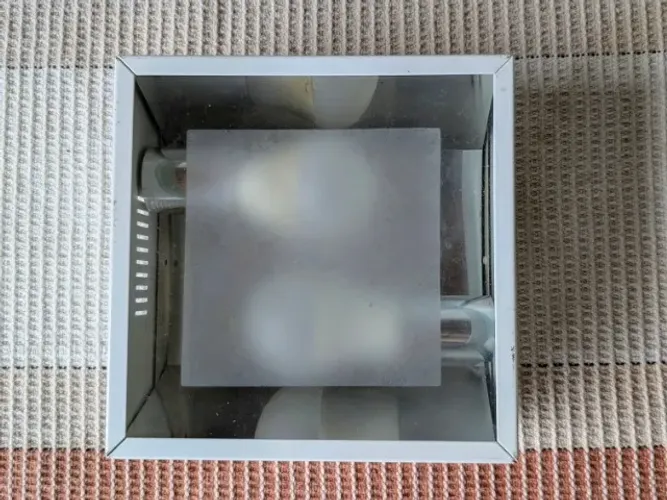Vendo 2 Lumirárias. Caixa de metal e vidro