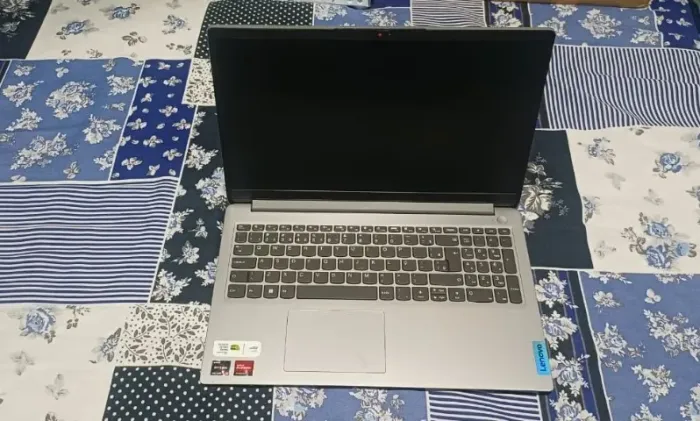 Notebook Lenovo Ideapad 1 AMD Ryzen 3 7320U 4gb 256gb SSD