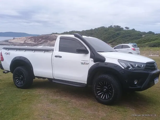 Toyota Hilux CS 4X4 2.8 TDI Diesel Mec. 2020