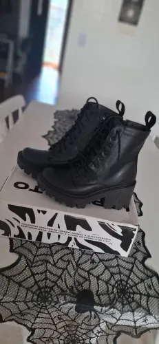 Bota Plataforma Emma Preto (Sem uso).