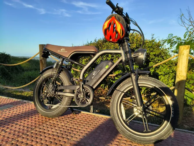 Bicicleta elétrica V20 Ultra c/NF 3 meses uso