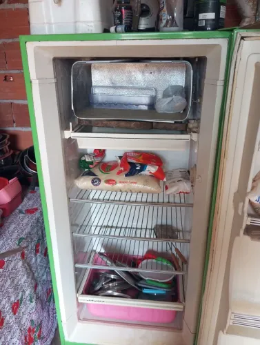 Vendo geladeira