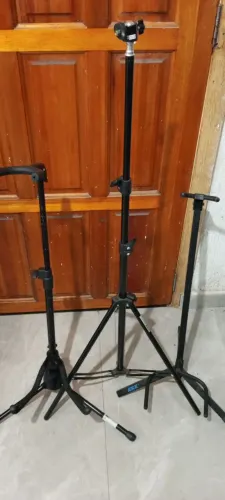 Lote Desapego: 2 Suportes de Chão para Violão/Guitarra + 1 Pedestal Tripé ASK