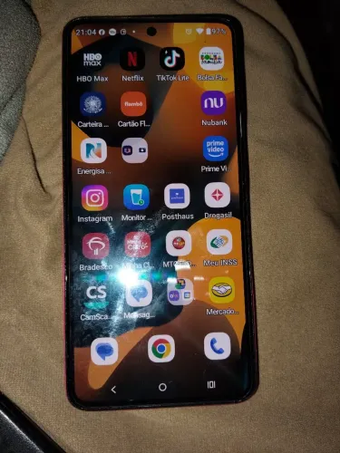Celular semi novo