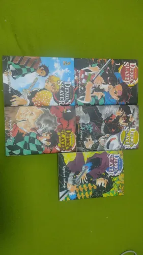 Volume de mangás de Demon Slayer!!! 1-5 já usado
