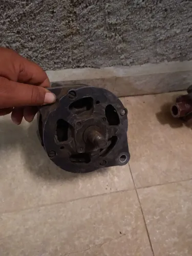 Alternador do Escort e válvula de ar do 1113 funcionando perfeitamente