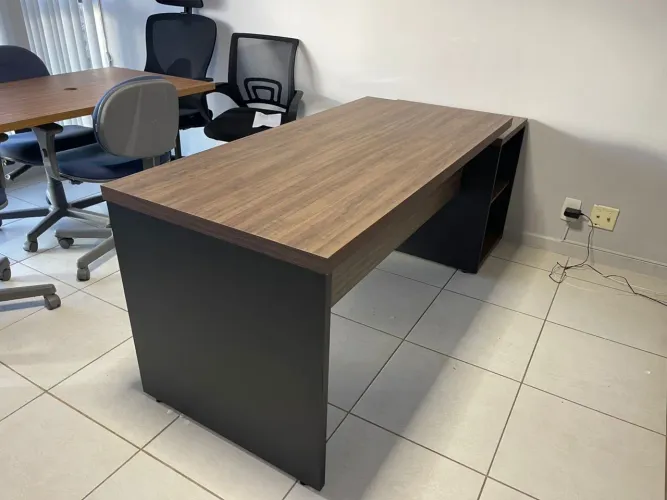 MESA COM GAVETEIRO NICHO NOGAL 1.50 LIJA IKONOFFICE 