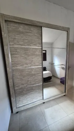 Oportunidade! Guarda Roupa 2 portas casal