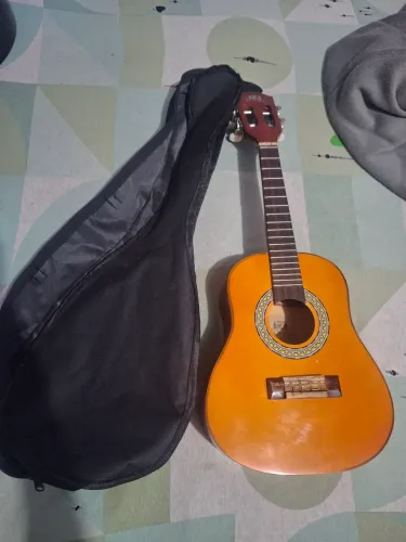 Cavaquinho+case usado 