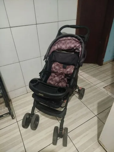 Carrinho de bebê Cosco