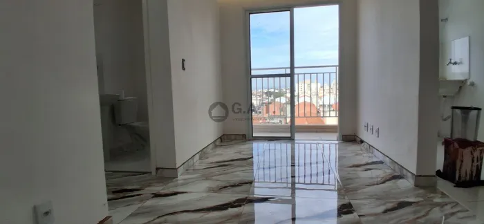 Locação: Apartamento com 2 quartos, 1 suíte e vaga de garagem em Sorocaba-SP