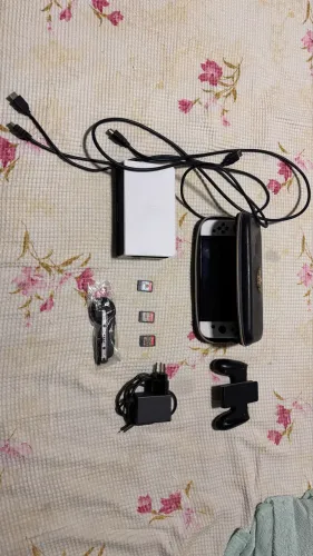 Nintendo Switch OLED + 3 JOGOS + ACESSÓRIOS + CASE