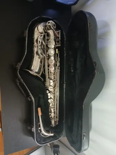 Saxofone Alto Eb - Weril (Usado pouco)