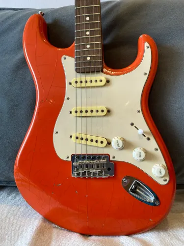 Guitarra Squier Strato - Indonésia