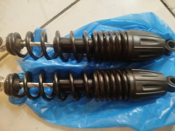 Vendo esse par de amortecedor de escuter elétrica agmax nova pra sair logo só retirada