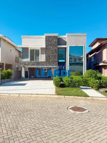 CASA EM CONDOMÍNIO - TAMBORÉ - SP