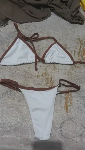 Biquíni branco e marrom