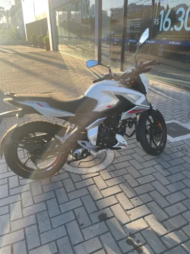 Oportunidade! Bajaj Pulsar N150 zero