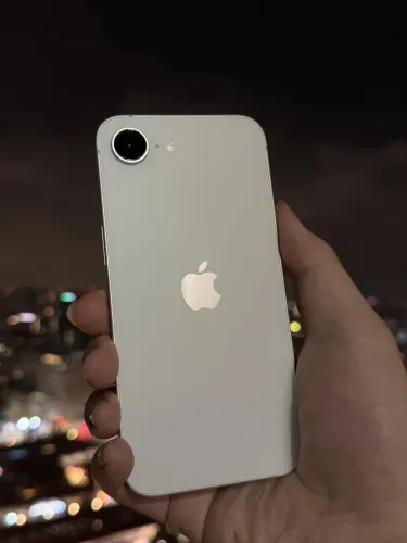 iPhone 16e