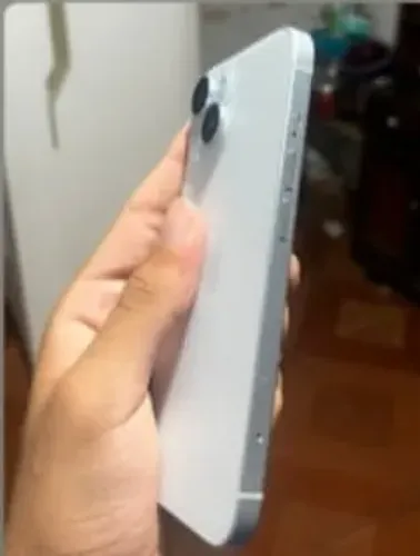 iPhone 15 semi-novo 