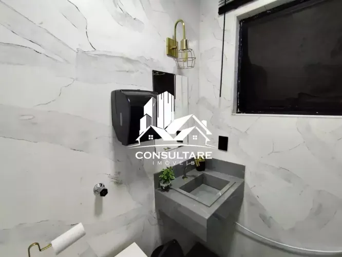 Imóvel para venda possui 250 metros quadrados com 1 quarto em Vila Mathias - Santos - SP