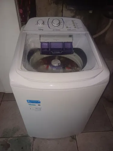 Máquina de lavar nova Electrolux 12kg 
