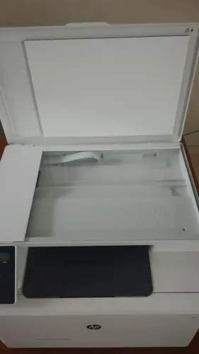 Impressora HP LaserJet MFP M180nw Colorida