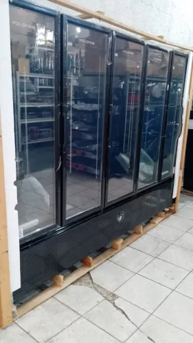 Refrigerador Expositor 5 Portas Vertical Auto Serviço Bebidas - Preto PoloFrio
