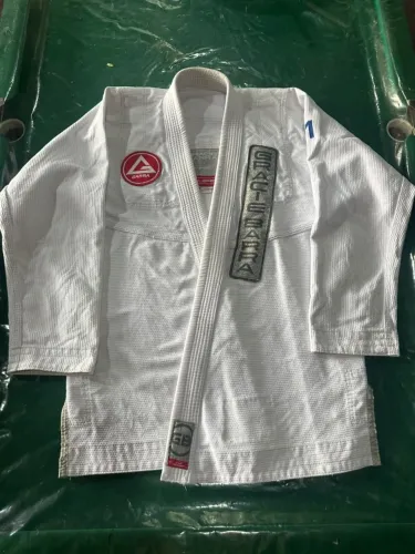 Kimono GB1 SEMINOVO A3