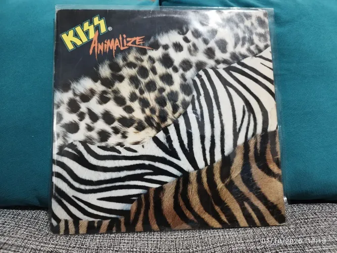 LP Kiss