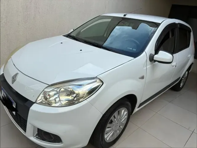 Renault Sandero Privilège Hi-flex 1.6 16V 5P AUT 2013