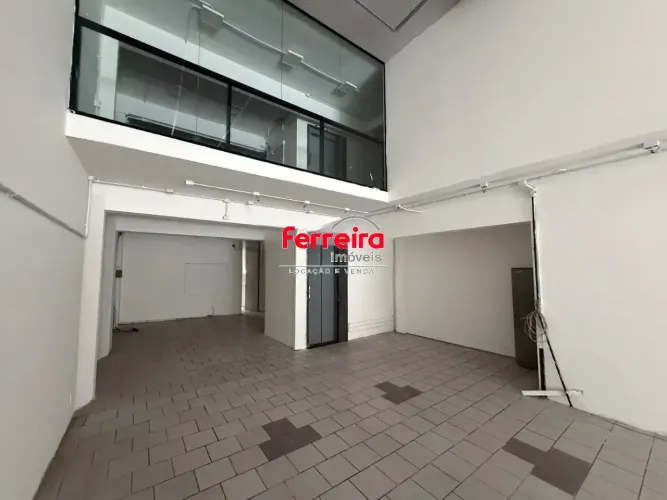 Ponto Comercial/Loja para Aluguel no Centro Histórico com 400m² de Área Útil