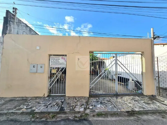 Casa à venda, 4 quartos, 1 suíte, 4 vagas, Treze de Julho - Aracaju/SE