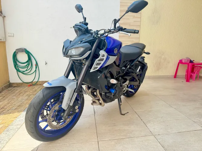 Yamaha MT-09 - ANO 2022 - APENAS 3.733 KM