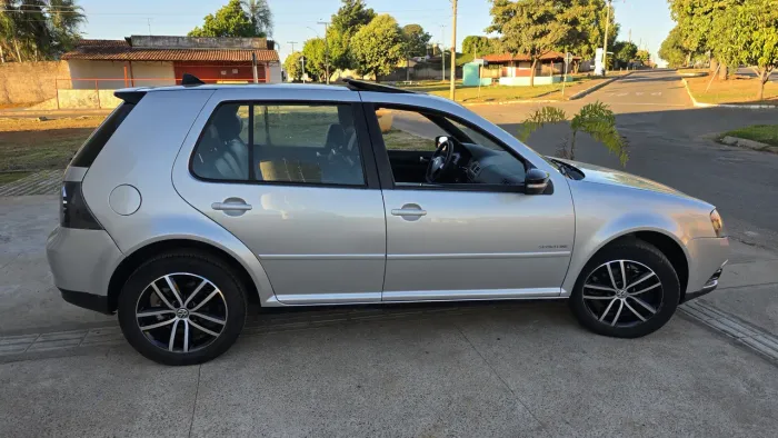 Volkswagen Golf Sportline 1.6 MI Total Flex 8V 4P 2012