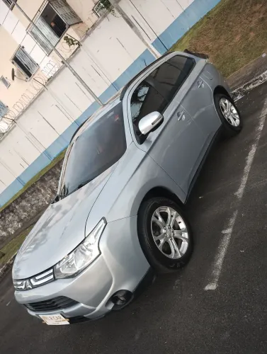 Mitsubishi Outlander 2.0 16V 160cv Aut. 2014