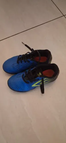 Chuteira Infantil Umbro nr. 30