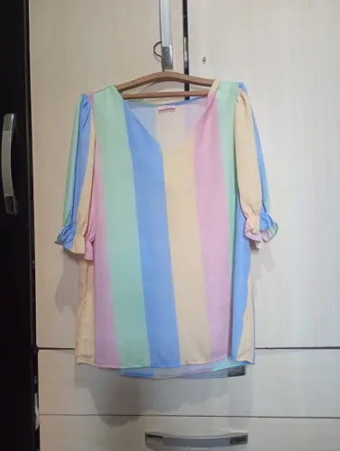 Roupas femininas em lote - ótimo custo-benefício- Camisas e blusas