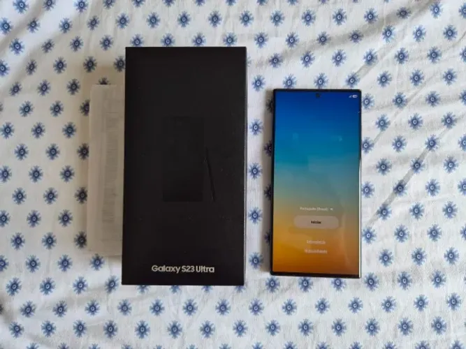 Samsung Galaxy S23 Ultra 512GB - Possui apenas marcas de capa nas laterais