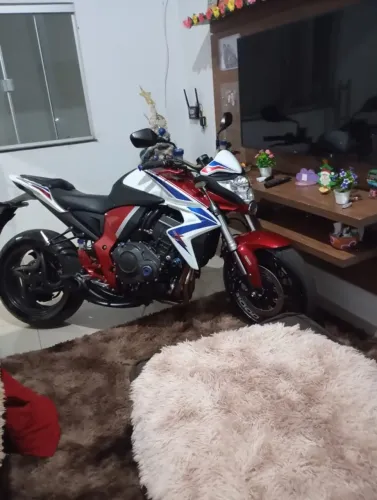 Vendo CB 1000 ano 2015