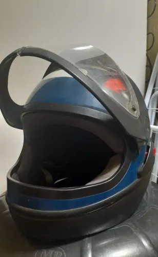 Vende-se capacete em bom estado!