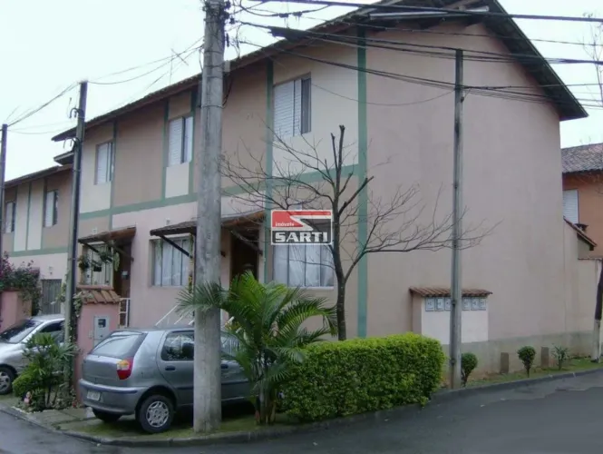 ÓTIMA CASA EM CONDOMÍNIO, 02 DORMITÓRIOS, 1 VAGA E EXCELENTE LOCALIZAÇÃO