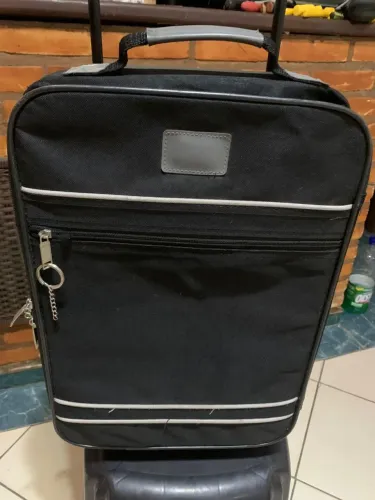 Mala com rodinhas (padrão aeroporto)