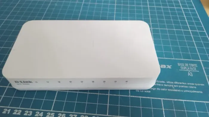 Conector internet Switch fast ethernet D--Link Des-1008A 8 pontos