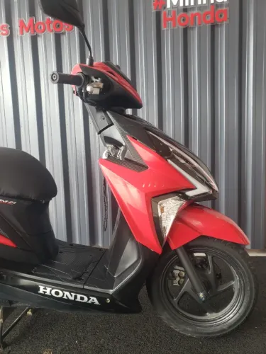 Honda Elite 125 vermelha
