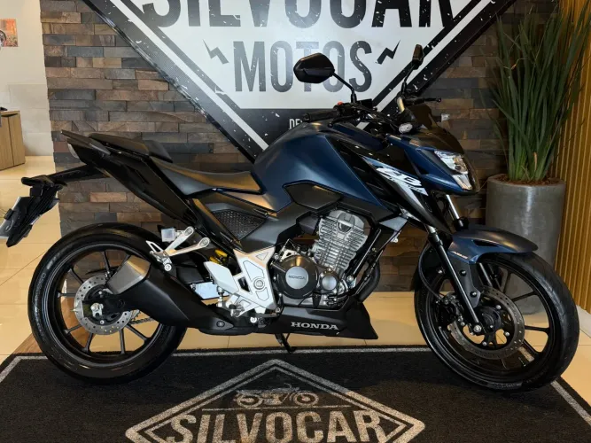 Honda CB 300f Twister Flex 2025