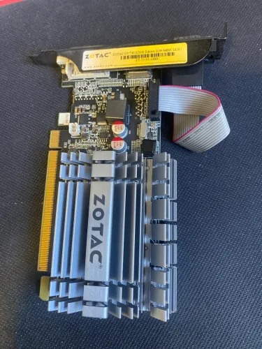 Placa de Vídeo Zotac GT 730 Zone Edition 2GB 64bit DDR3