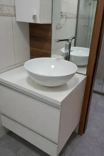 Gabinete de banheiro MDF branco 15 mm para pia de sobrepor 